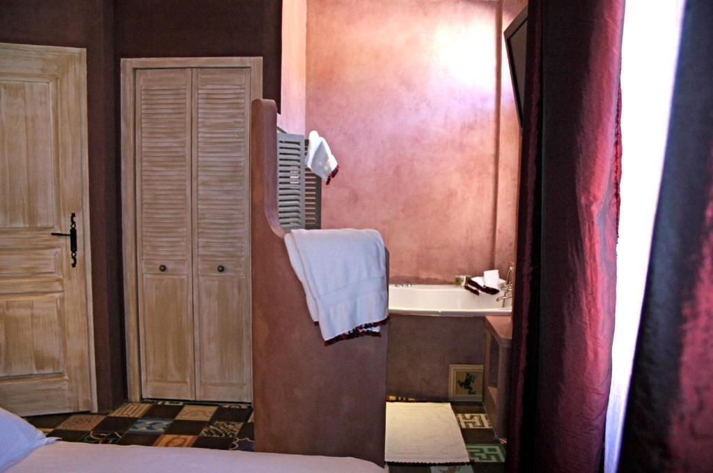 Une Autre Maison Hotel นียงส์ ภายนอก รูปภาพ